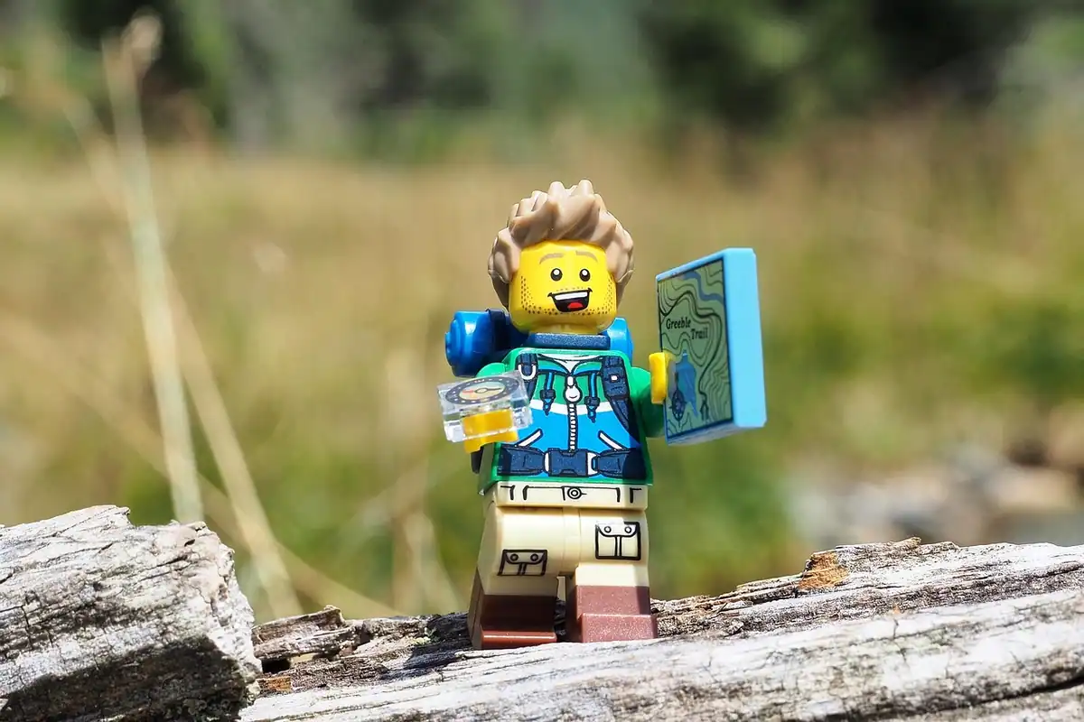 Cărămizi Lego colorate sortate pe culori, imagine pentru date împărțite în blocuri mici